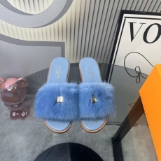 Louis Vuitton Slippers